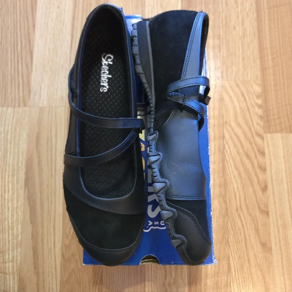New In Box Skechers Black Women Shoes Size 10 - Picture 4 of 10